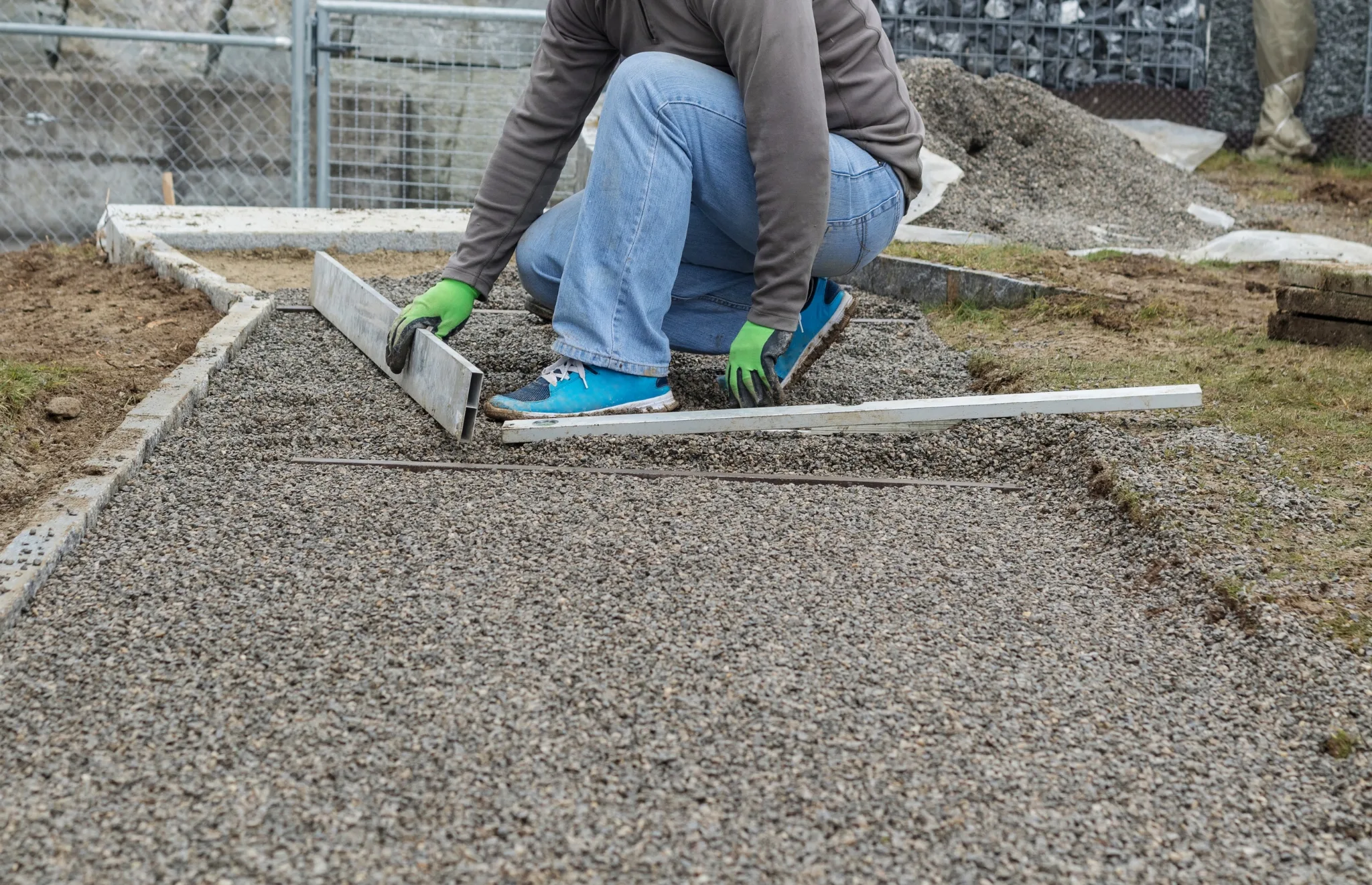 leveling gravel driveway